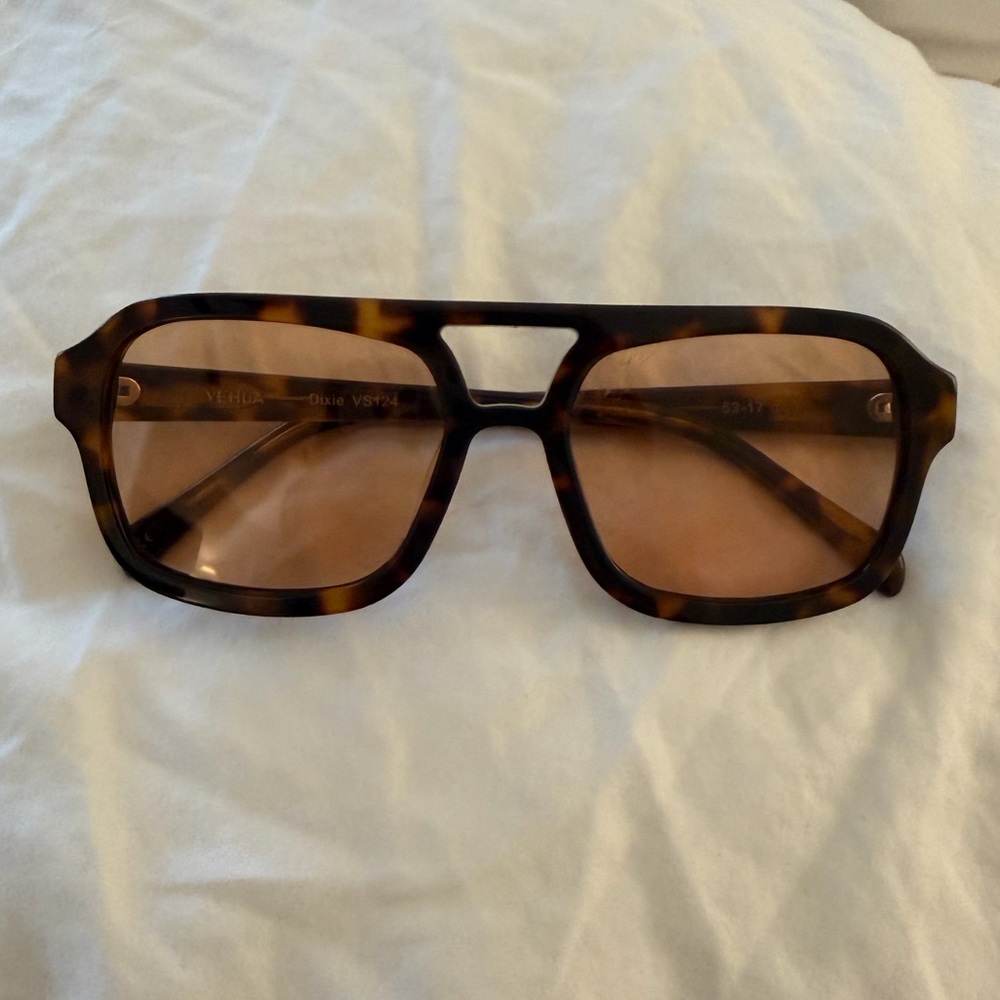 Vehla Dixie Sunglasses - Picture 3 of 4